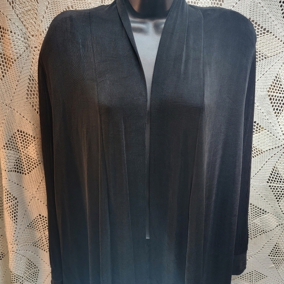 Vikki Vi size OX black long cover up. Open in front - Picture 3 of 10